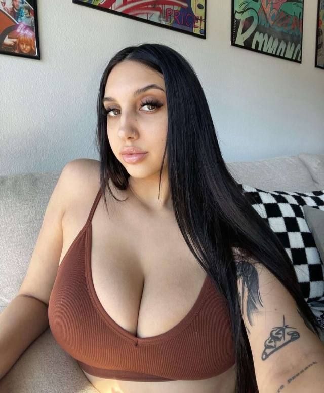 I am available for both incall💋and outcall🥂services❤️ - Image 3