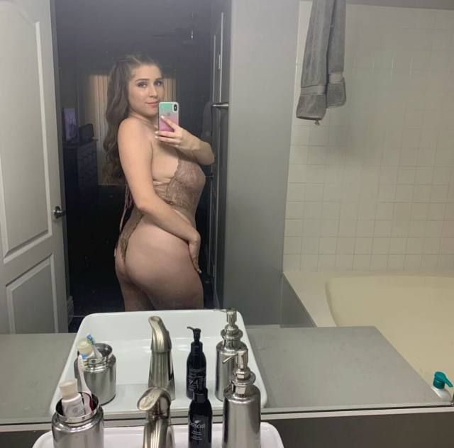 I’M VERY MUCH AVAILABLE FOR HOOKUP. I DO MEETUPS, MASSAGES, 420 FRIENDLY AND I ALSO LIKE TO PARTY - Image 3